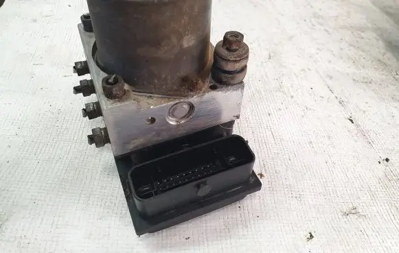 Nissan NV200 ABS Pump 0265800863