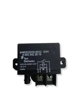 Mercedes-Benz C W204 Charging relay A0035422619 V23132A2001327