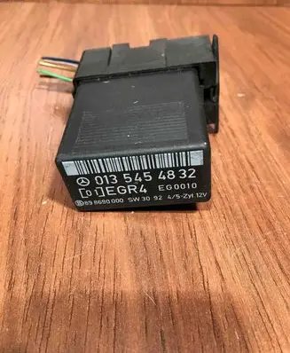 Mercedes-Benz E W124 Other relay 0135454832 898690000