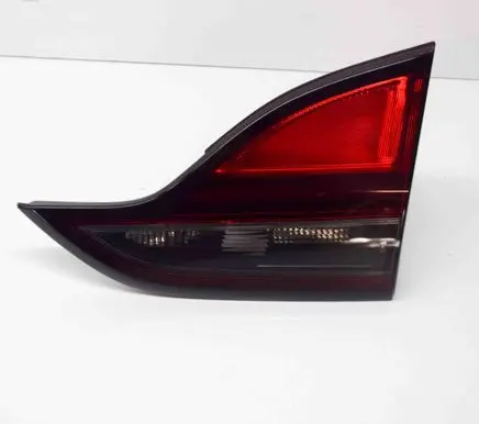 Tailgate rear/tail lights