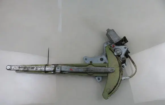 Suzuki Jimny Front door window regulator with motor 8346081A10