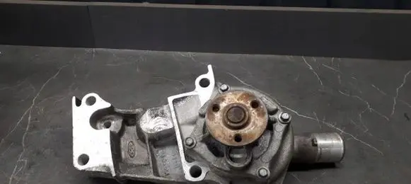 Ford Focus Water pump 988m-8505-ba