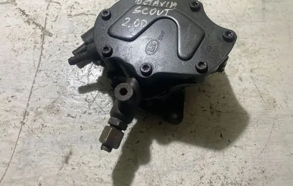 Skoda Octavia Mk2 (1Z) Vacuum pump