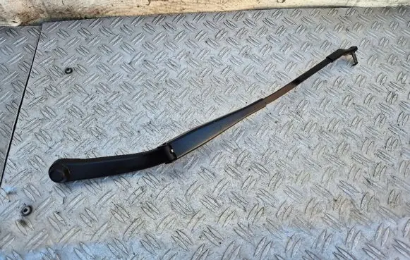 Mercedes-Benz GLK (X204) Front wiper blade arm A2048200844