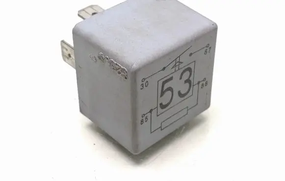 Volkswagen Golf IV Other relay 141951253B 20240072