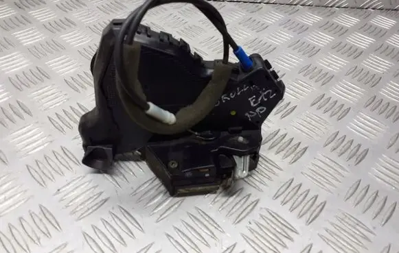 Toyota Corolla E120 E130 Front door lock 