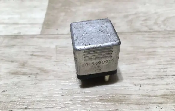 Mercedes-Benz SL R129 Other relay 0015420219