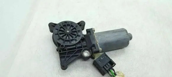 Mercedes-Benz E W210 Front door window regulator motor 0130821709