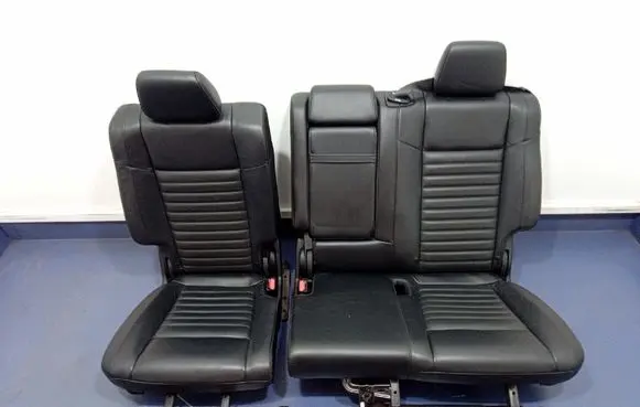 Jeep Grand Cherokee Second row seats 