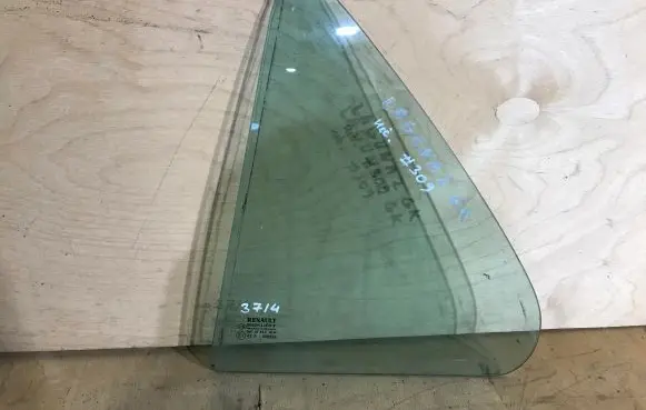 Renault Laguna II Rear vent window glass AS2