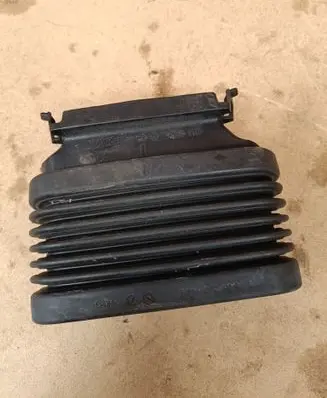 Mercedes-Benz C W205 Bonnet wind deflector 12001091