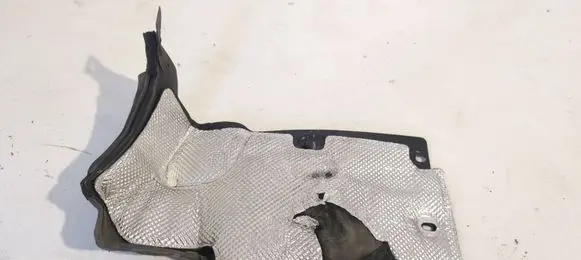 Dodge Durango III Heat shield in engine bay