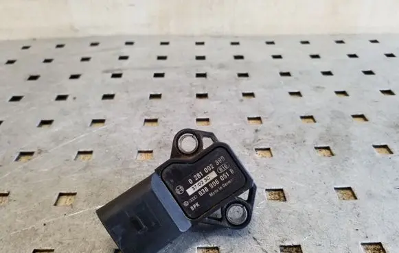 Volkswagen Transporter - Caravelle T4 Air pressure sensor 0281002399 038906051B
