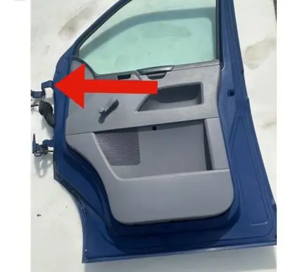 Volkswagen Transporter - Caravelle T5 Front door upper hinge 7H0831402B