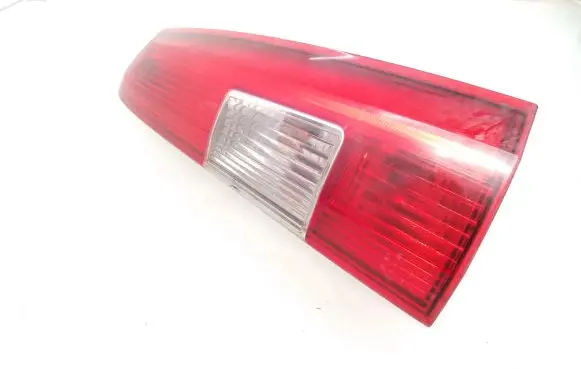 Volvo V70 Rear/tail lights 9154494