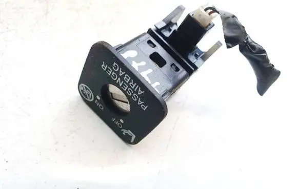 Passenger airbag on/off switch