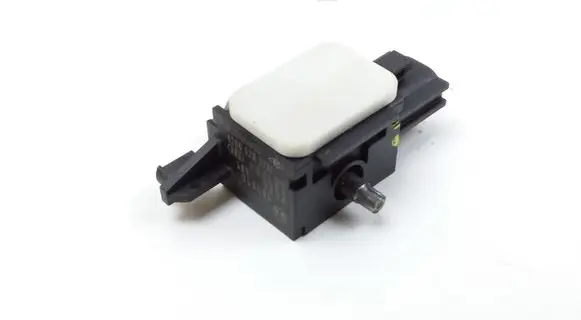 Renault Clio III Airbag deployment crash/impact sensor 8200529572