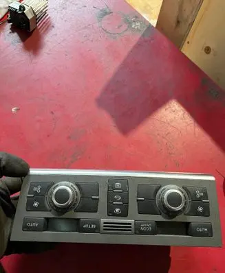 Audi A6 S6 C6 4F Climate control unit 4F2820043H 4F0910043 5HB00883315