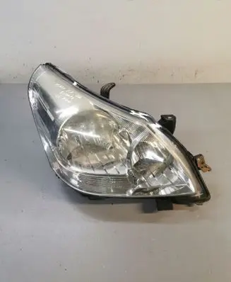 Toyota Verso Headlight/headlamp 811100F090