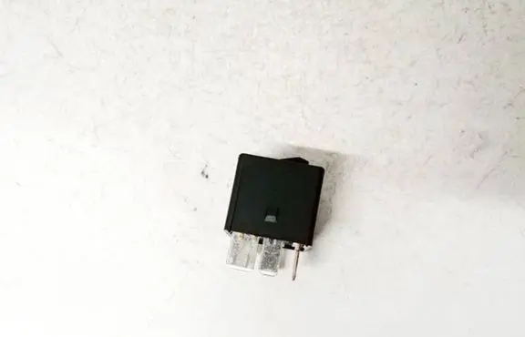 BMW 1 E81 E87 Other relay 61366901469 v23136-j6-x48