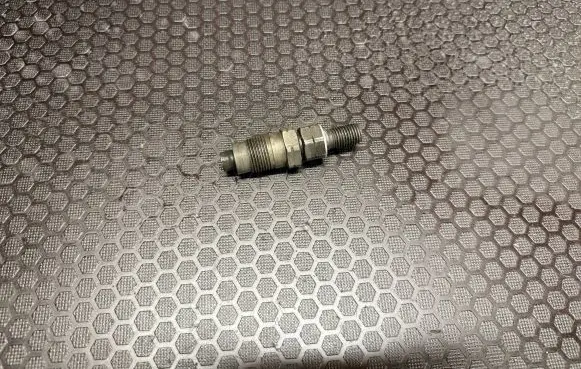 Mitsubishi Pajero Fuel injector