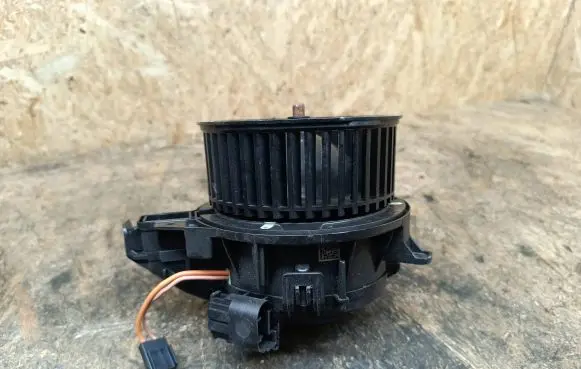 Audi A1 Heater fan/blower T27842B 202820021A