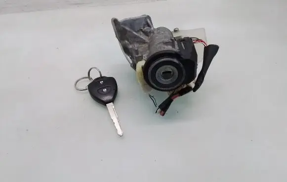 Toyota Auris 150 Ignition lock N0502638639