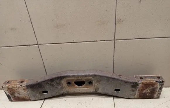 Isuzu D-Max Gearbox mounting bracket 