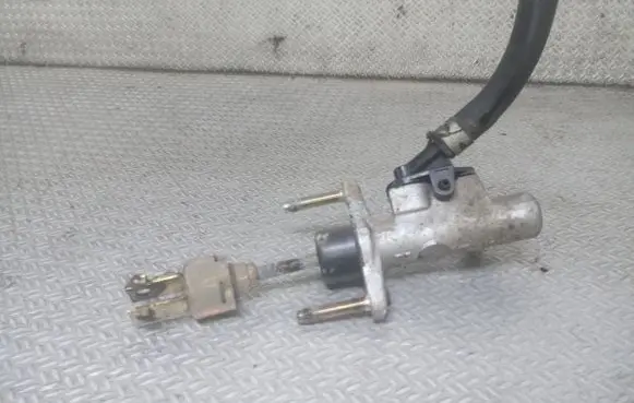 Toyota Yaris Verso Clutch master cylinder