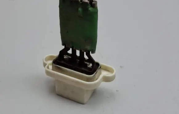 Heater blower motor/fan resistor