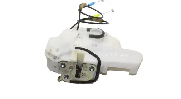 Mitsubishi Outlander Front door lock