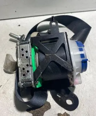 Mazda 6 Front seatbelt 0437002
