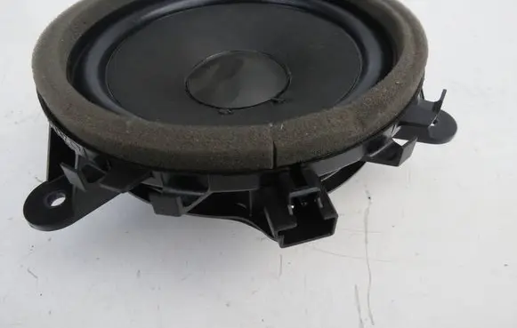Volvo V70 Front door speaker 30657445 09W41