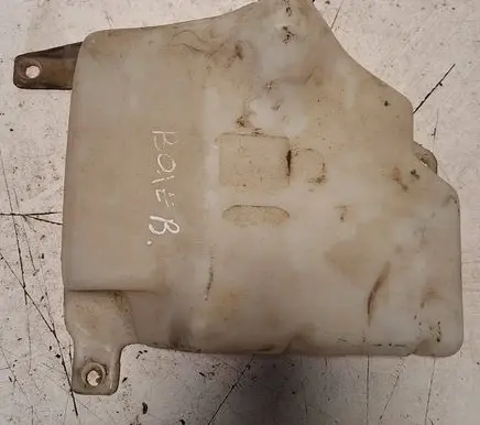 Windshield washer fluid reservoir/tank
