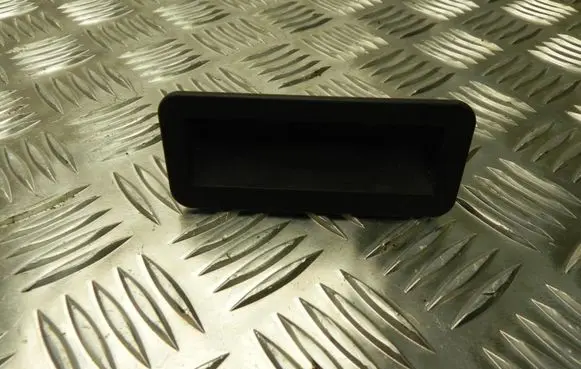 Tailgate opening switch