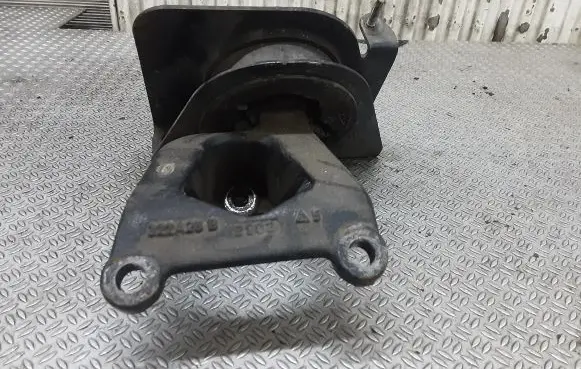 Fiat Idea Engine mount bracket
