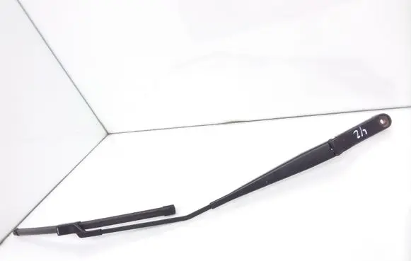 Volkswagen Golf V Front wiper blade arm 1Q1955410