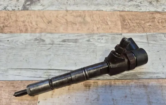Opel Zafira B Fuel injector 0445110159