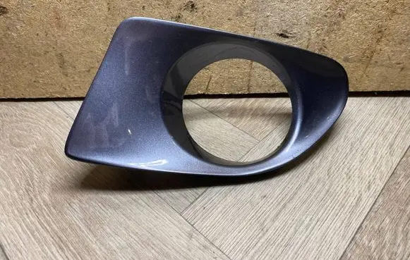 Lexus RX 330 - 350 - 400H Front fog light trim/grill 814810E010 814810E010C