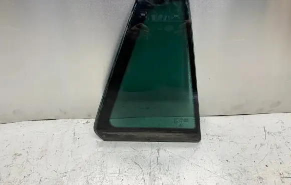 Opel Insignia A Rear vent window glass 