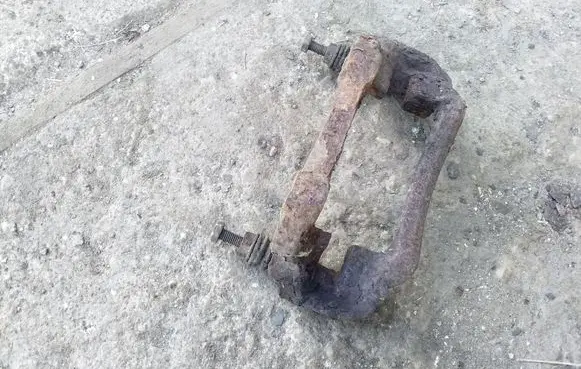 Audi 80 90 S2 B4 Front Brake Caliper Pad/Carrier 