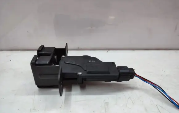 KIA Sorento Tailgate window lock/catch/latch 871303E000