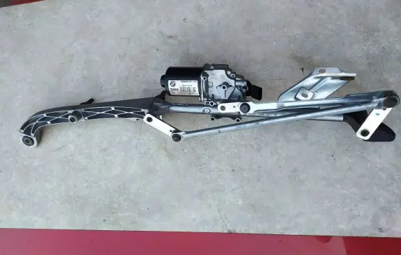 BMW 2 F45 Front wiper linkage and motor 888000527351 W000052735 61617301045