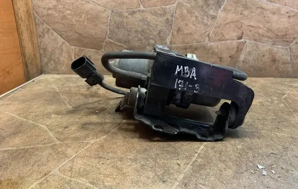 BMW 3 G20 G21 Vacuum pump 6880628