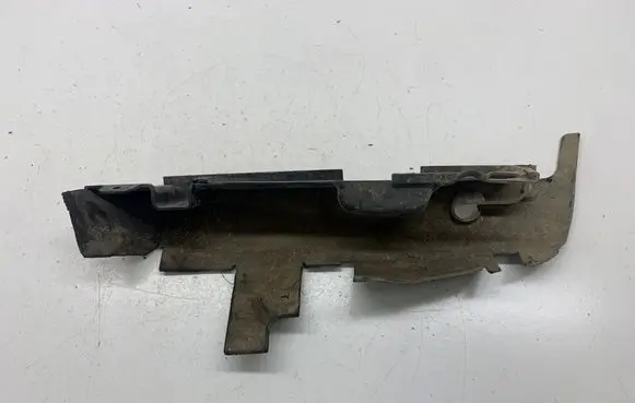 Audi A4 S4 B5 8D Intercooler air guide/duct channel 8D0121283B