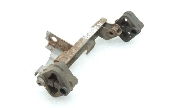 Mercedes-Benz C AMG W205 Muffler mount bracket/holder A2054923641 A2314920044