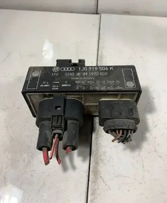 Audi A3 S3 8L Coolant fan relay 1J0919506K 898972000