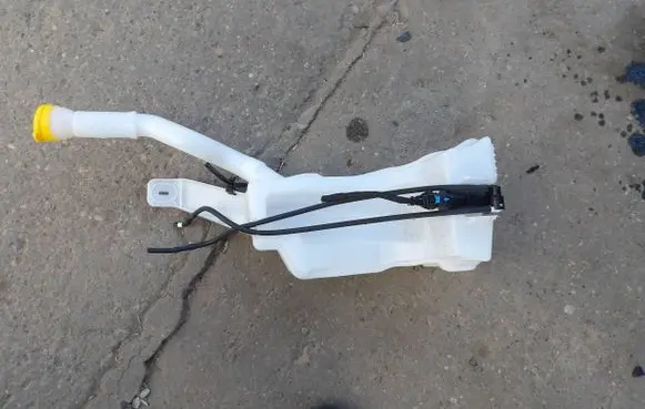 Renault Kangoo III Windshield washer fluid reservoir/tank