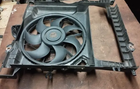 Dodge Durango II Electric radiator cooling fan 52029015AC