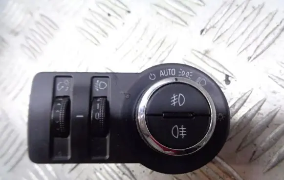 Opel Insignia A Light switch 13268694